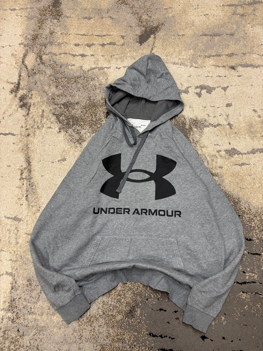 Bluza Under Armour hoodie, męskie w bardzo dobrym stanie rozmiar L, detal