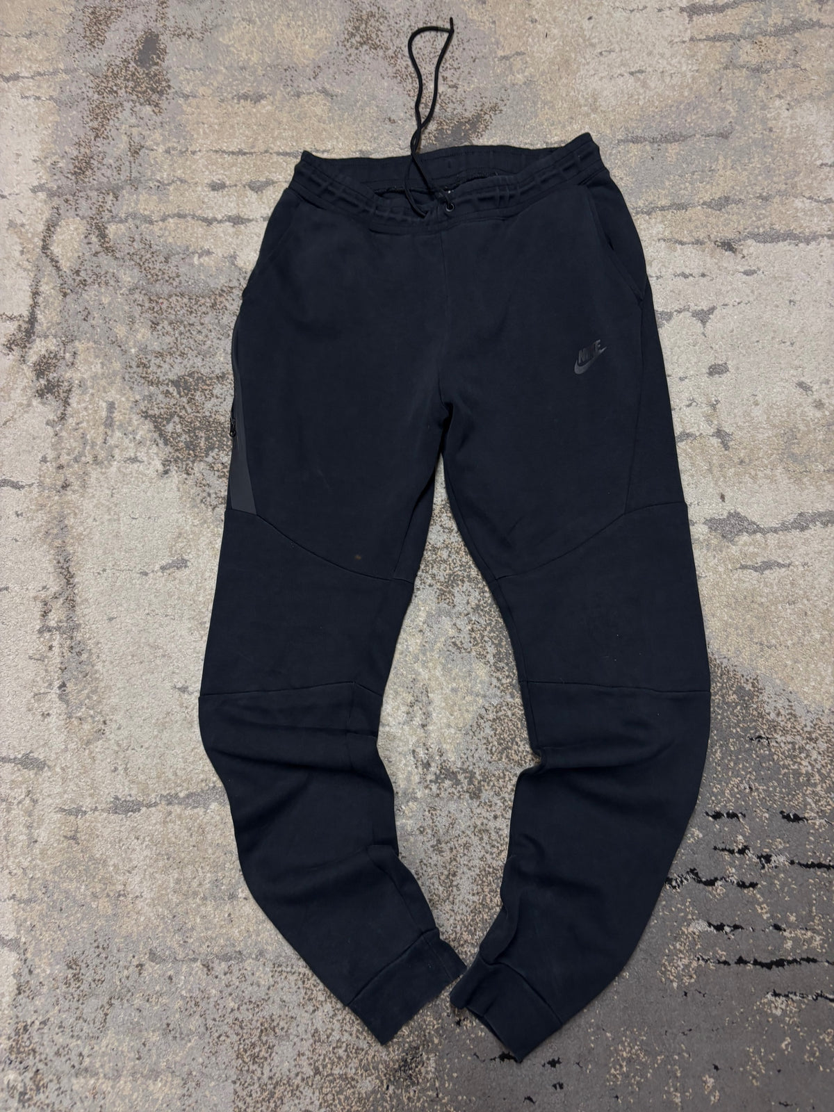 Dresy Nike Tech Fleece, męskie w bardzo dobrym stanie rozmiar M, widok z przodu