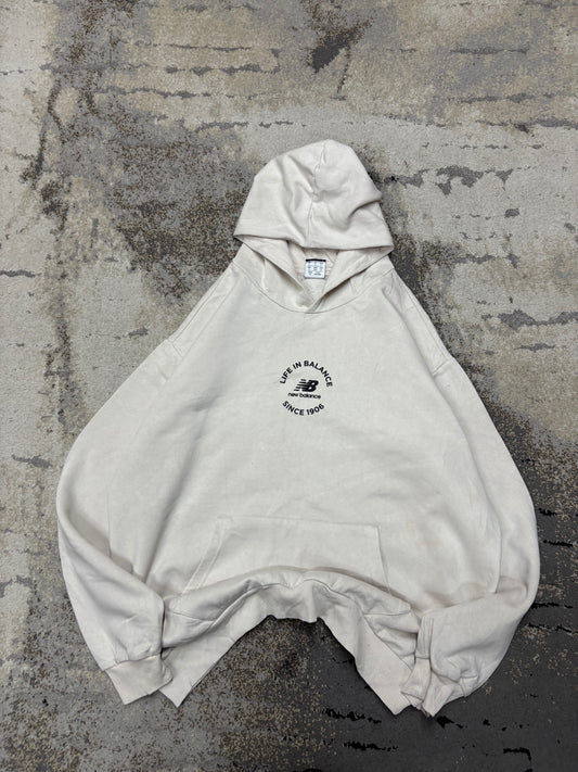 Bluza New Balance hoodie, damskie w bardzo dobrym stanie rozmiar L, widok z przodu