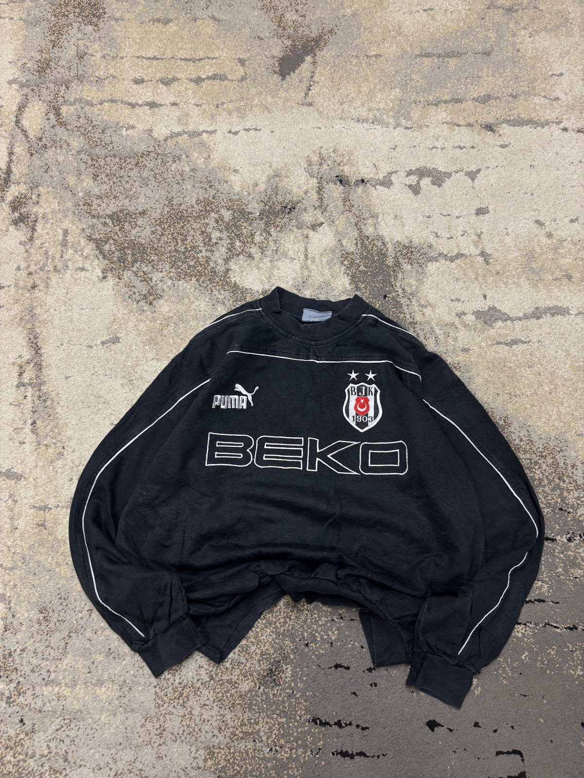 Bluza Puma crewneck vintage retro y2k, damskie w bardzo dobrym stanie rozmiar S, widok z przodu