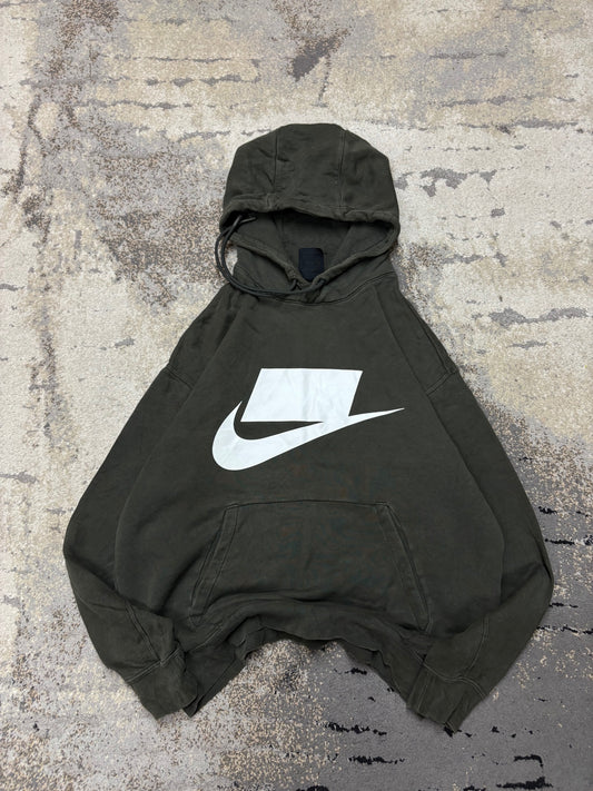 Bluza Nike hoodie, damskie w bardzo dobrym stanie rozmiar M, detal