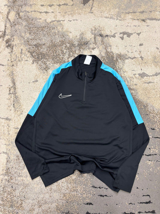 Bluza Nike dri fit, męskie w bardzo dobrym stanie rozmiar L, detal