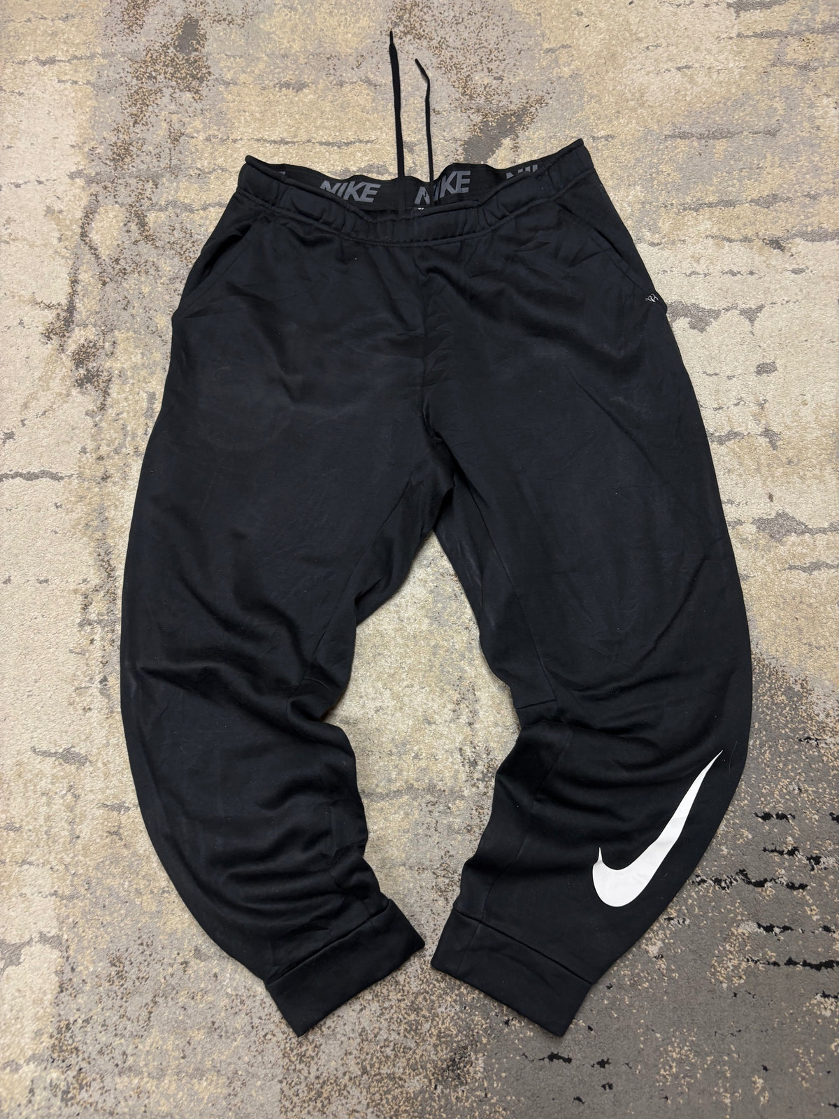 Dresy Nike Dri-fit, męskie w bardzo dobrym stanie rozmiar XL, widok z przodu