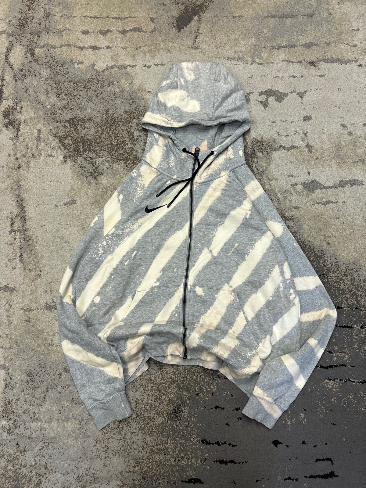 Bluza Nike zipp, damskie w bardzo dobrym stanie rozmiar M, widok z przodu