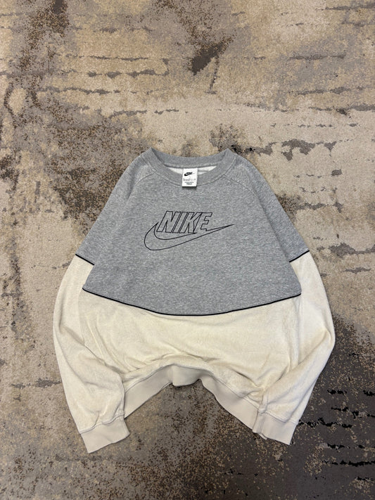 Bluza Nike crewneck, dziecięce w bardzo dobrym stanie rozmiar 158 cm / 13 lat, widok z przodu