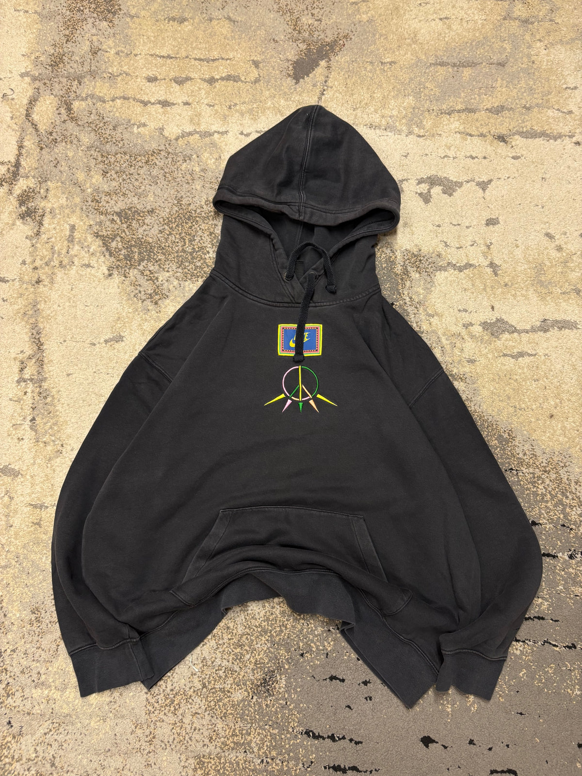 Bluza Hoodie Nike, męskie w bardzo dobrym stanie rozmiar M, widok z przodu