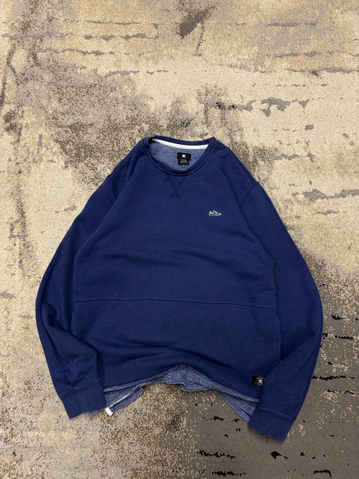 Bluza crewneck DC, męskie w bardzo dobrym stanie rozmiar S, detal