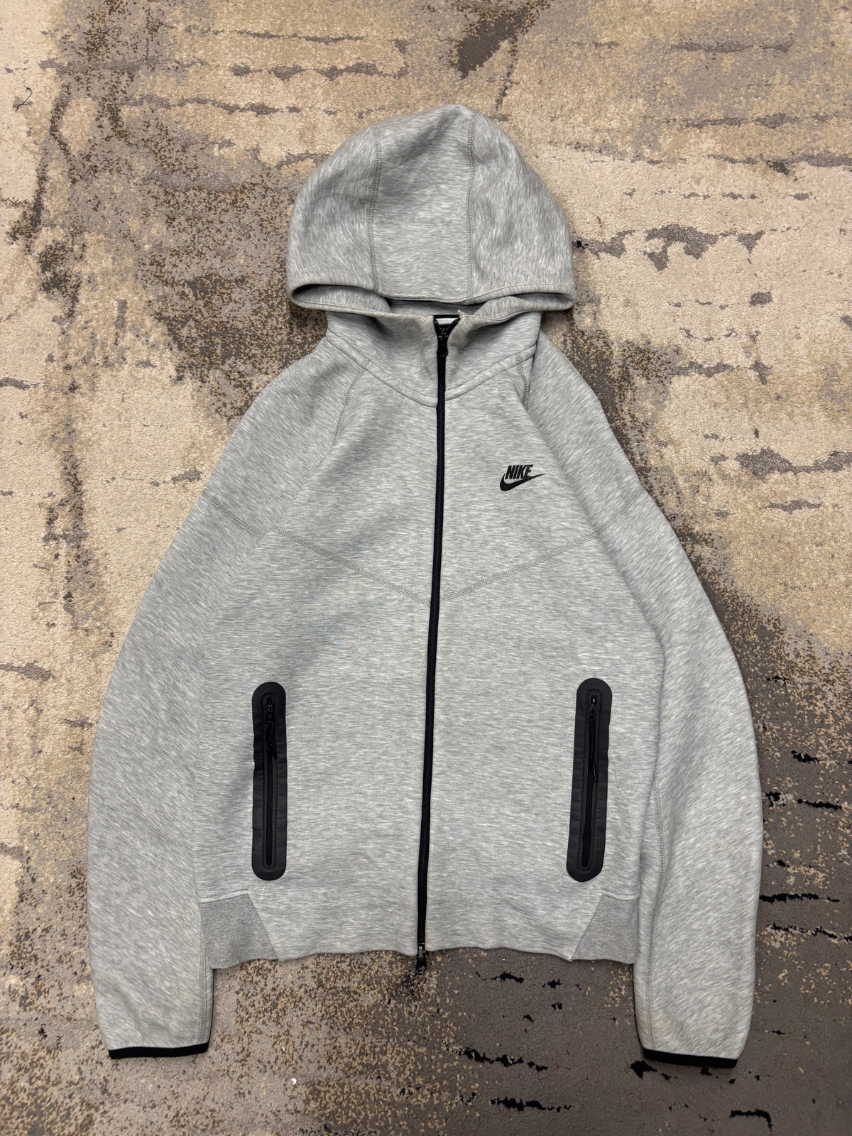 Bluza Nike Tech Fleece, damskie w dobrym stanie rozmiar S, widok z przodu