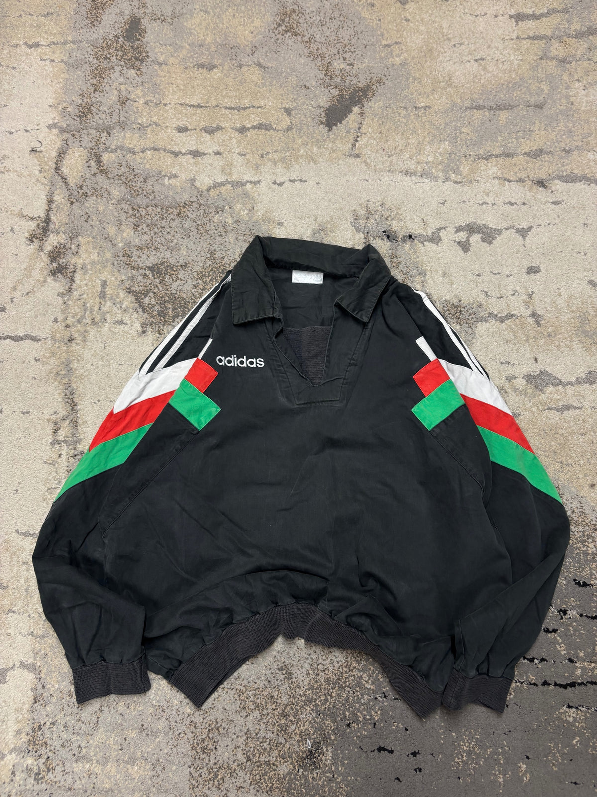 Bluza Adidas Vintage retro y2k crevneck, męskie w bardzo dobrym stanie rozmiar M, widok z przodu