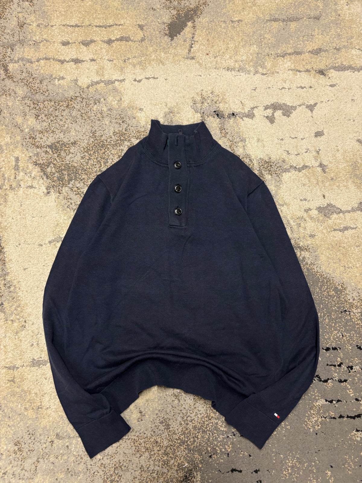Sweterek Tommy Hilfiger, damskie w bardzo dobrym stanie rozmiar M, detal