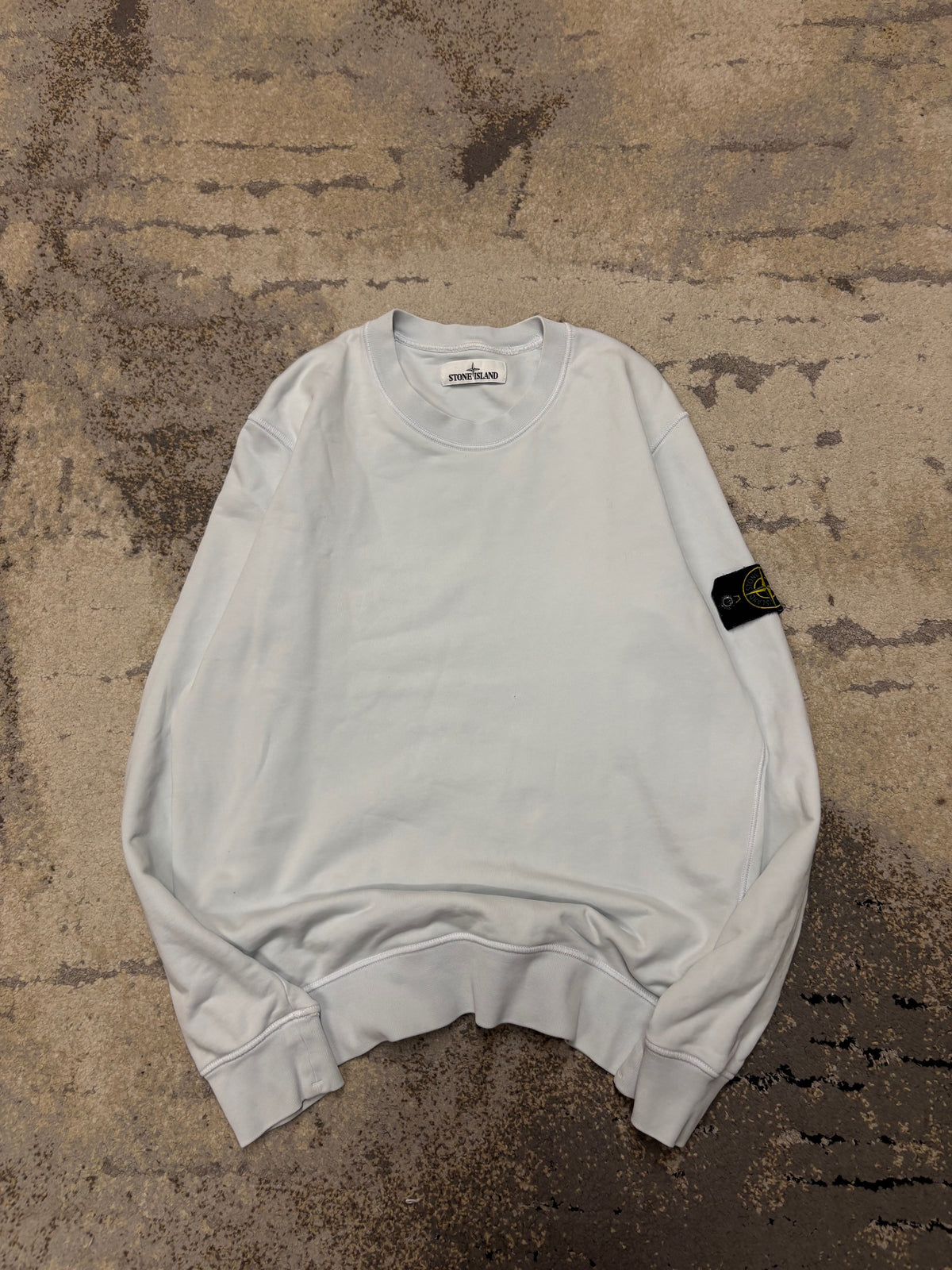 Bluza Stone Island crewneck, męskie w bardzo dobrym stanie rozmiar M, widok z przodu