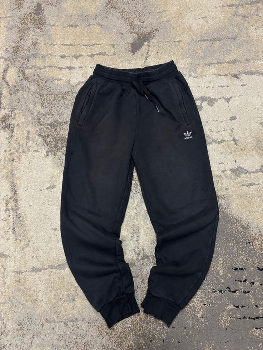 Dresy Adidas, dziecięce w bardzo dobrym stanie rozmiar 164 cm / 14 lat, widok z przodu