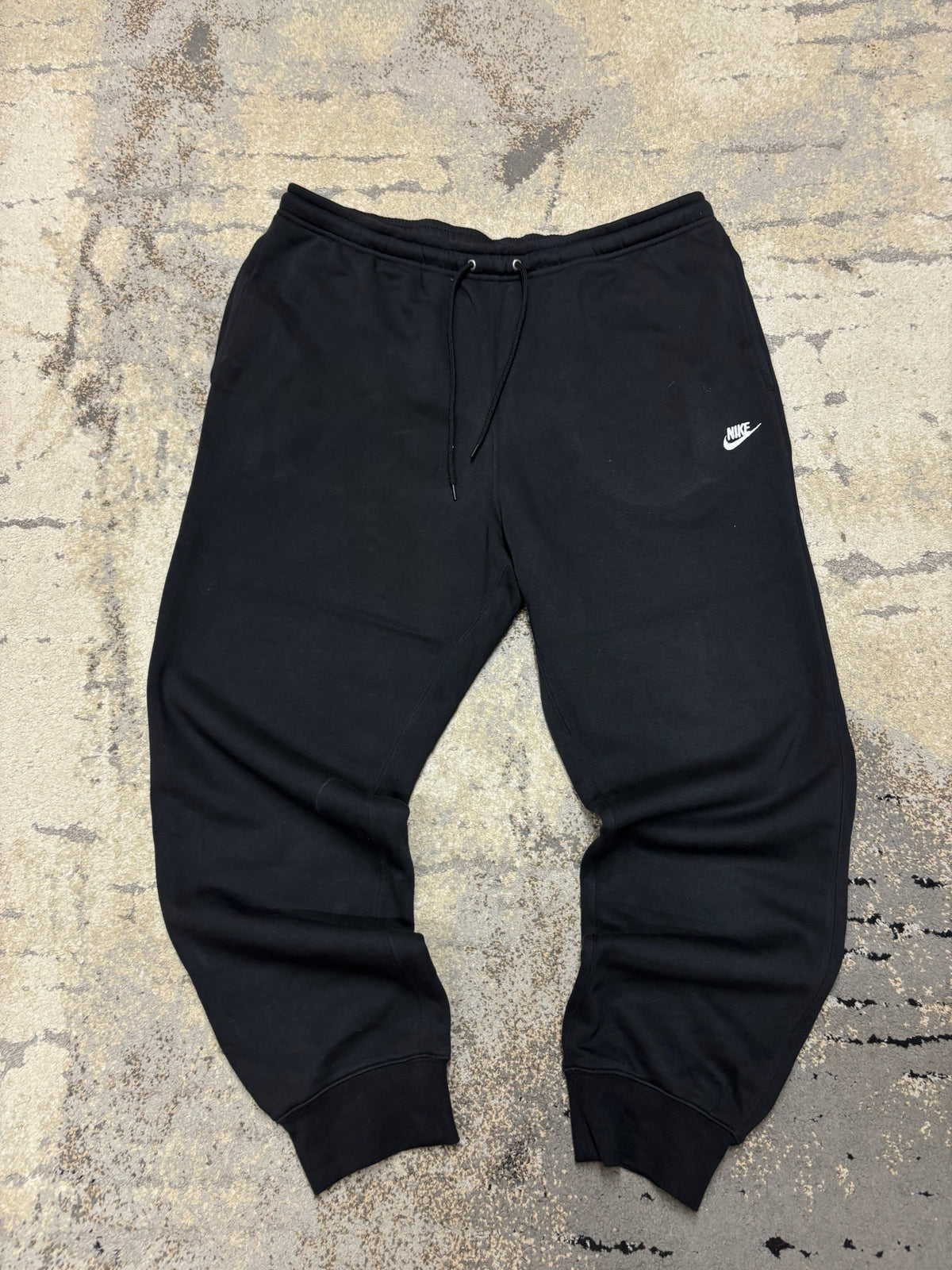 Dresy Nike, męskie w bardzo dobrym stanie rozmiar XL, widok z przodu