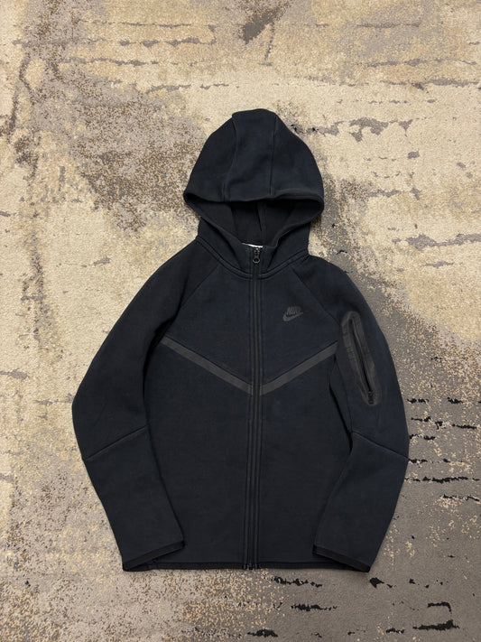 Bluza Nike Tech Fleece, dziecięce w bardzo dobrym stanie rozmiar 146 cm / 11 lat, widok z przodu