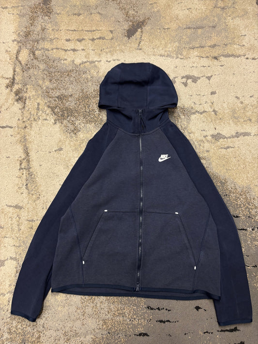 Bluza Nike Tech Fleece, damskie w bardzo dobrym stanie rozmiar L, widok z przodu