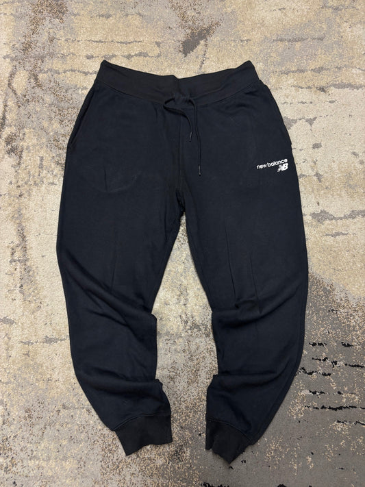 Dresy New Balance, męskie w bardzo dobrym stanie rozmiar L, widok z przodu