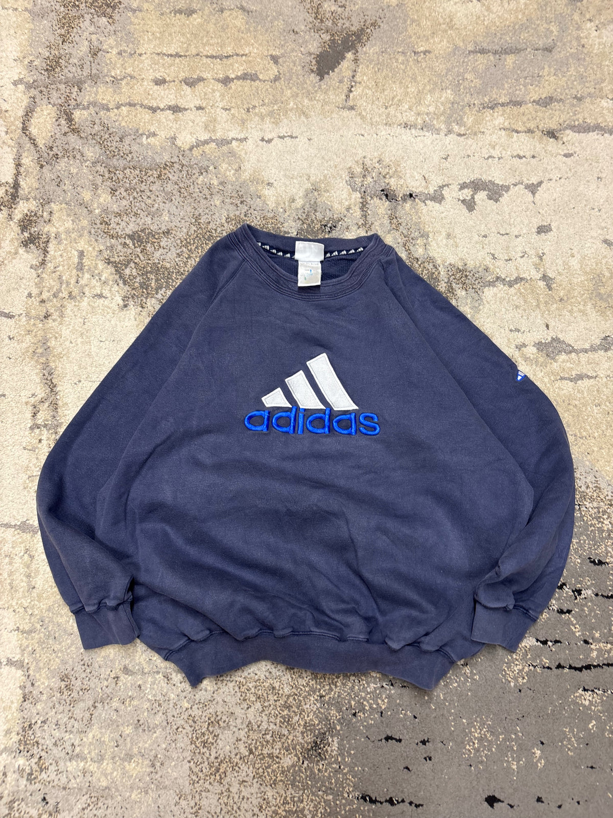 Bluza Adidas Vintage retro y2k crewneck, męskie w bardzo dobrym stanie rozmiar S, widok z przodu