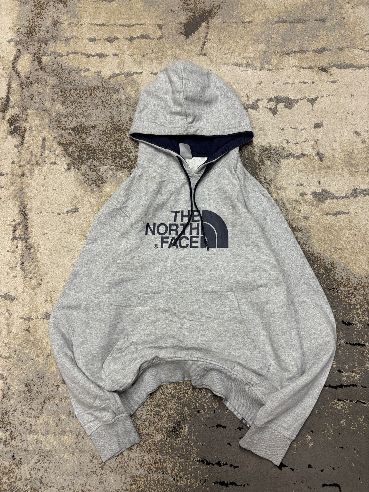 Bluza The North Face hoodie, męskie w bardzo dobrym stanie rozmiar L, widok z przodu