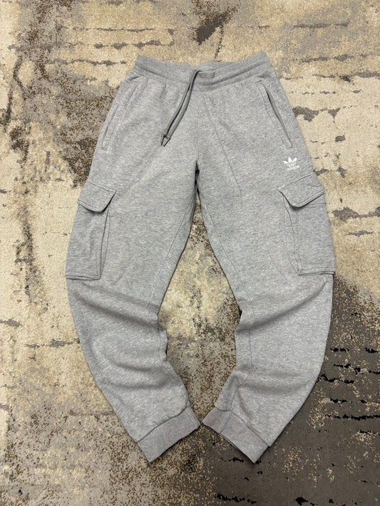Dresy Adidas, damskie w bardzo dobrym stanie rozmiar S, widok z przodu