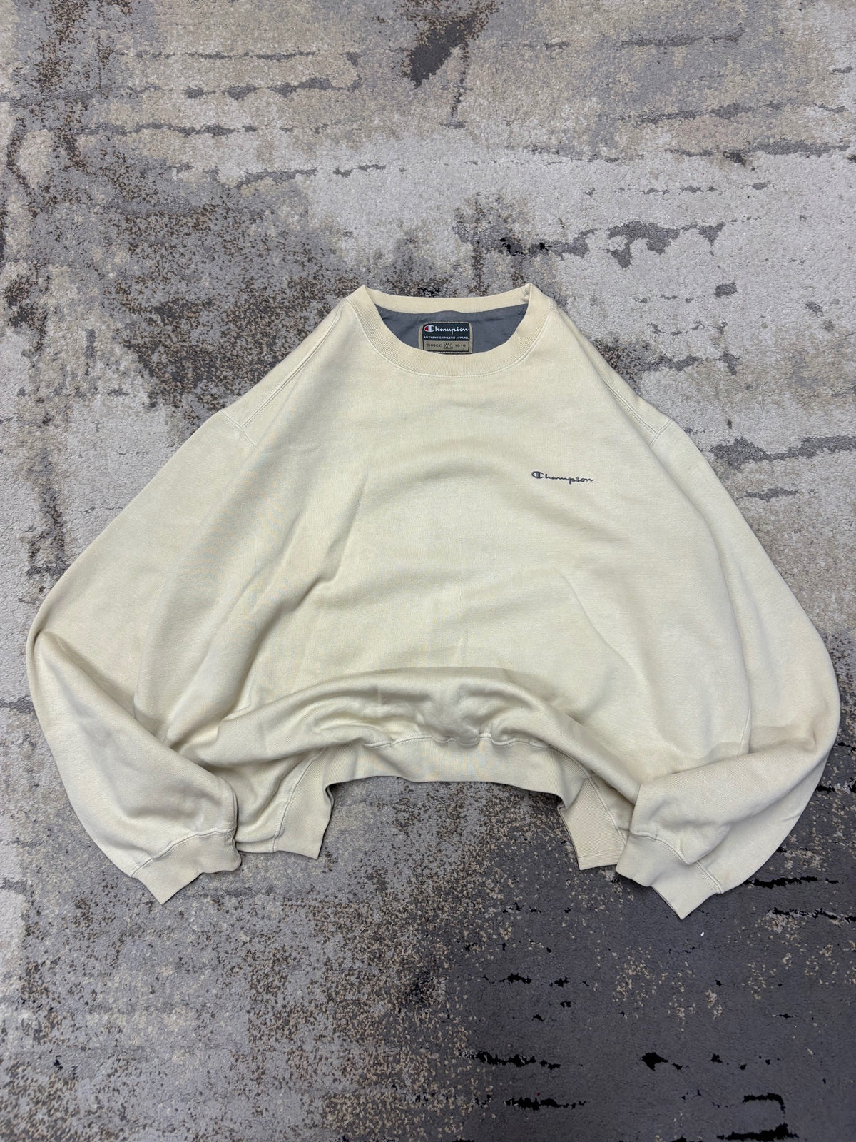 Bluza Champion crewneck, damskie w bardzo dobrym stanie rozmiar XL, widok z przodu