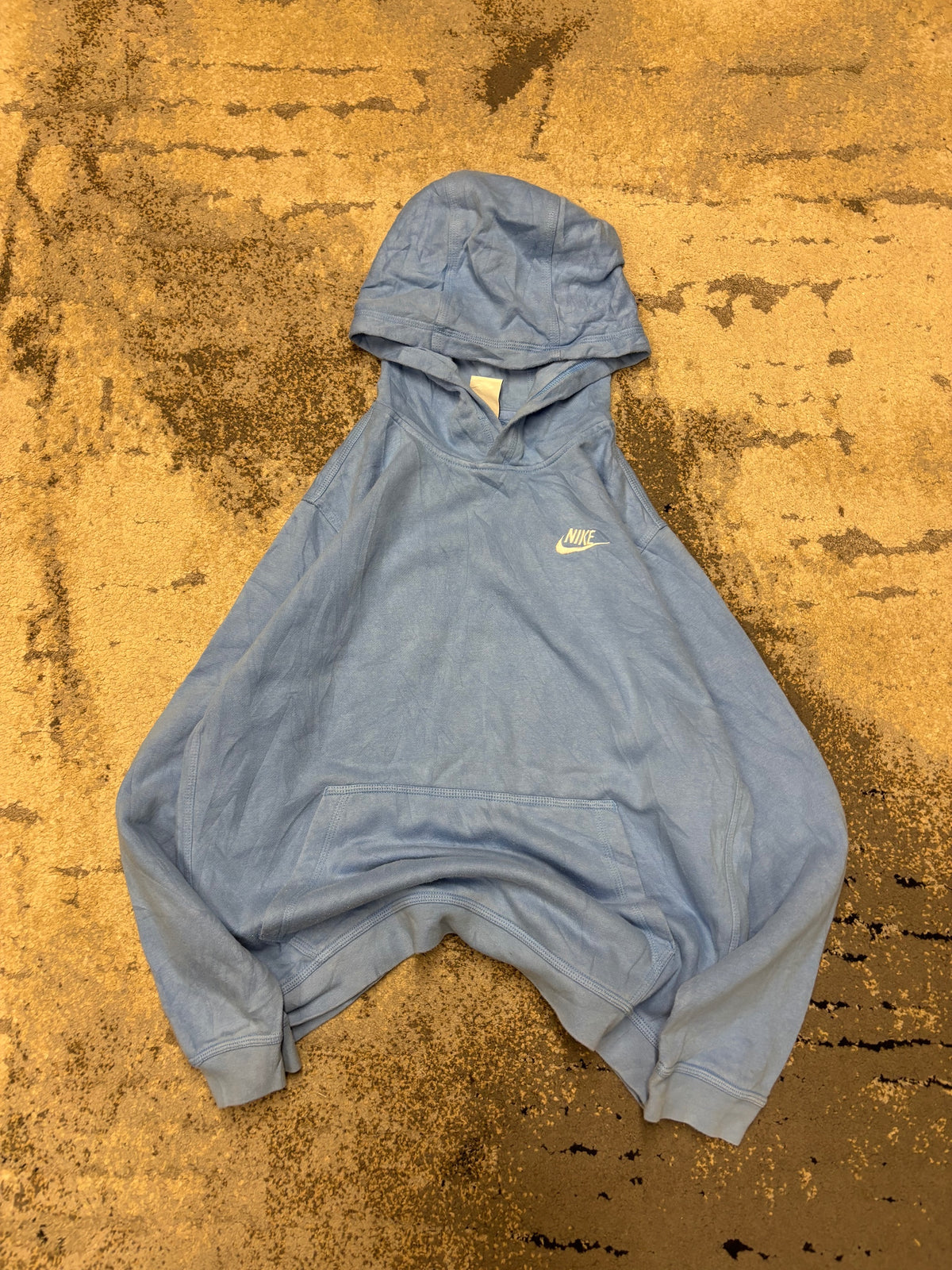 Bluza Nike hoodie, dziecięce w bardzo dobrym stanie rozmiar XL, widok z przodu