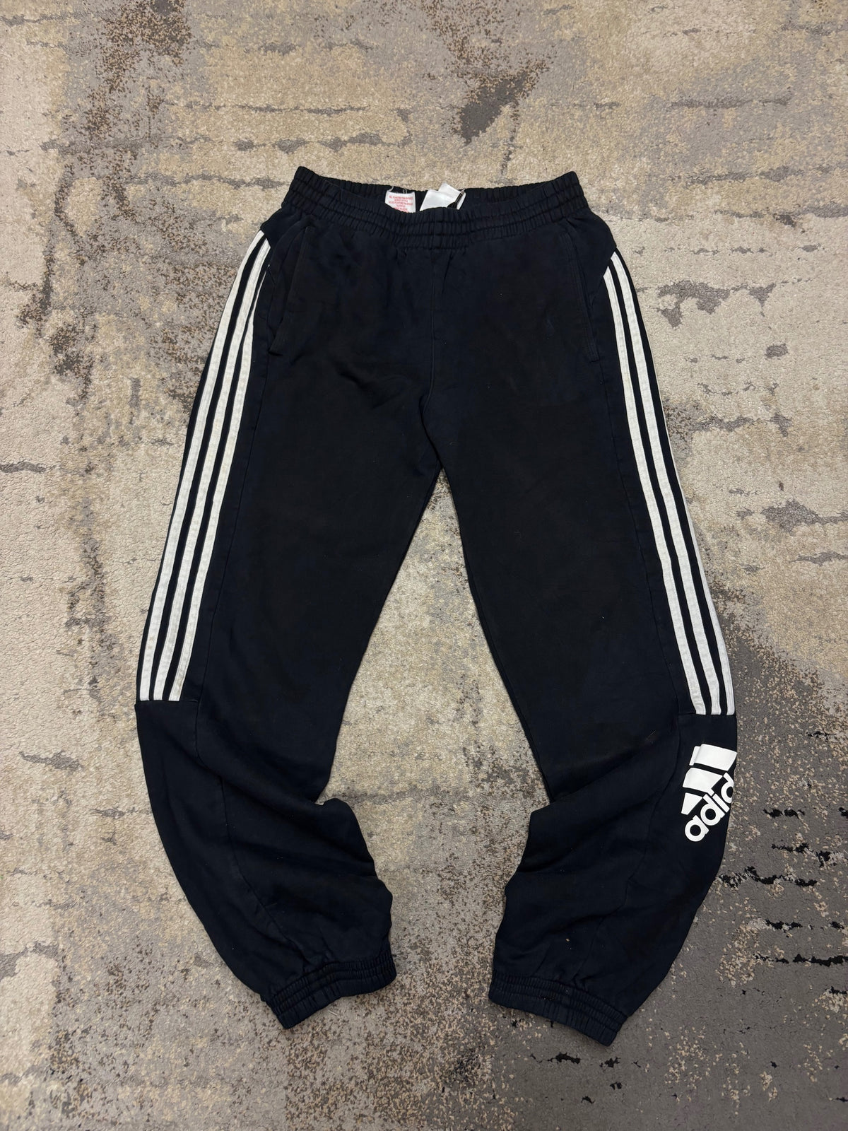 Dresy Adidas, dziecięce w bardzo dobrym stanie rozmiar 164 cm / 14 lat, widok z przodu