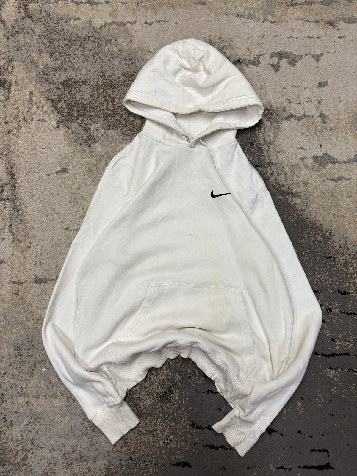 Bluza Nike hoodie, damskie w bardzo dobrym stanie rozmiar M, widok z przodu
