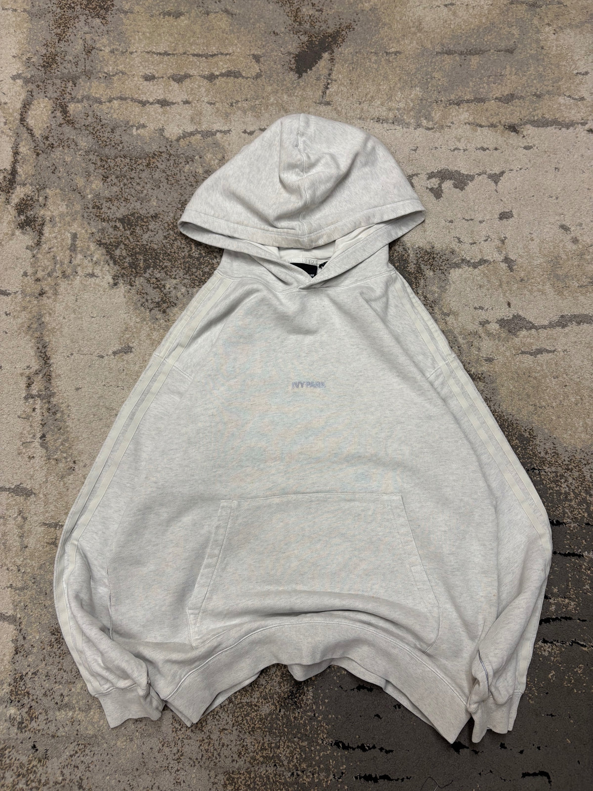 Bluza Adidas hoodie, męskie w bardzo dobrym stanie rozmiar S, detal