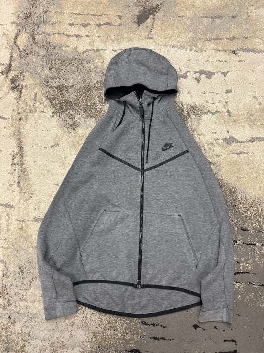 Bluza Nike Tech Fleece, damskie w dobrym stanie rozmiar M, widok z przodu