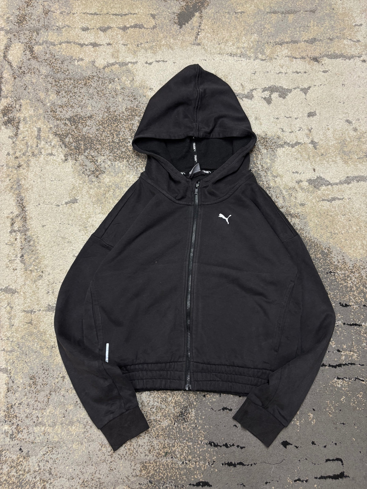 Bluza Puma zipp, damskie w bardzo dobrym stanie rozmiar M, widok z przodu