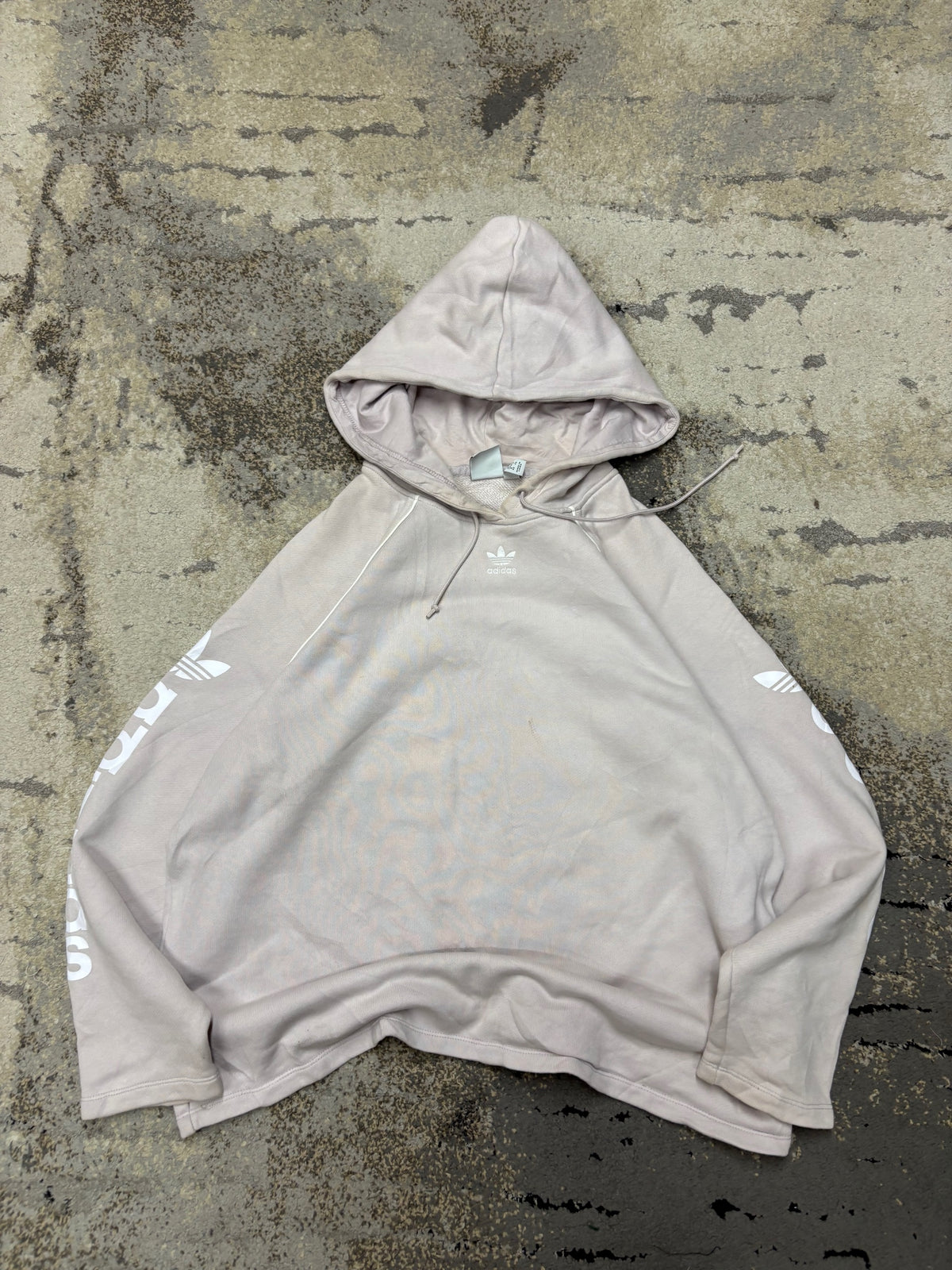 Bluza Adidas hoodie, damskie w bardzo dobrym stanie rozmiar M, widok z przodu