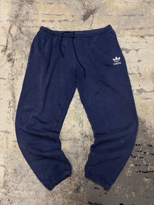 Dresy Adidas, męskie w bardzo dobrym stanie rozmiar XL, detal