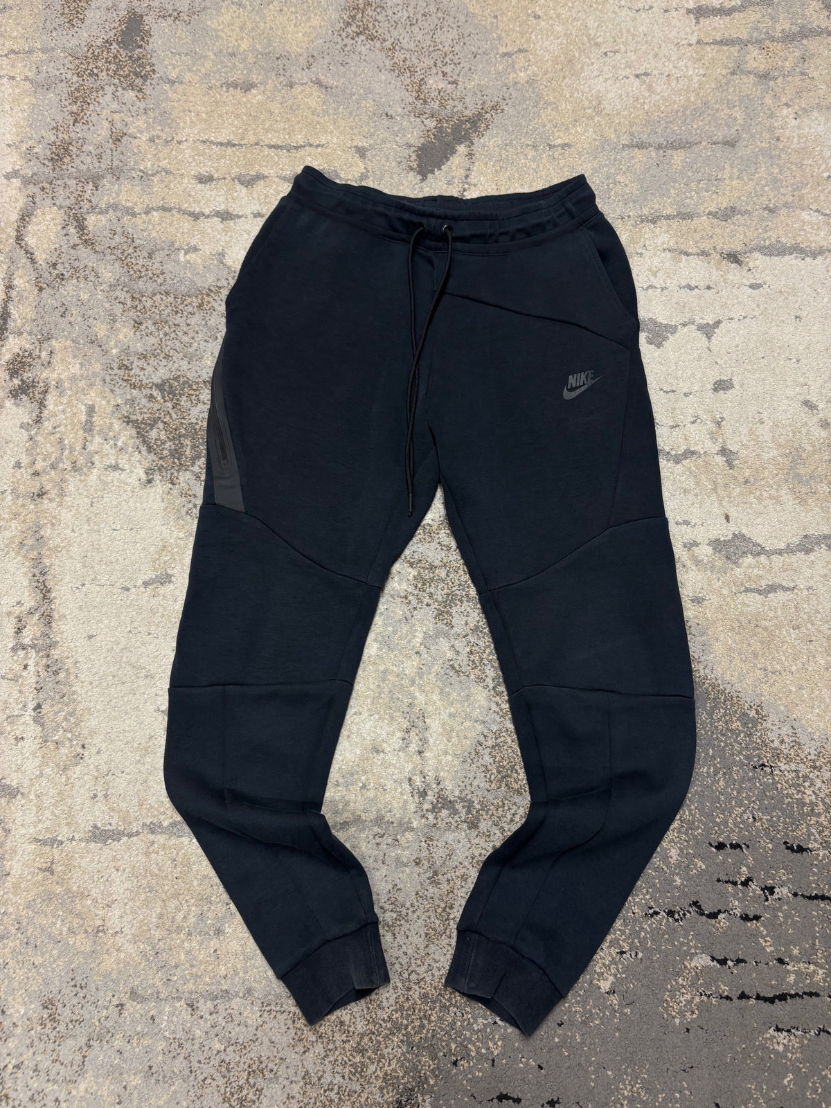 Dresy Nike Tech Fleece, męskie w bardzo dobrym stanie rozmiar S, widok z przodu