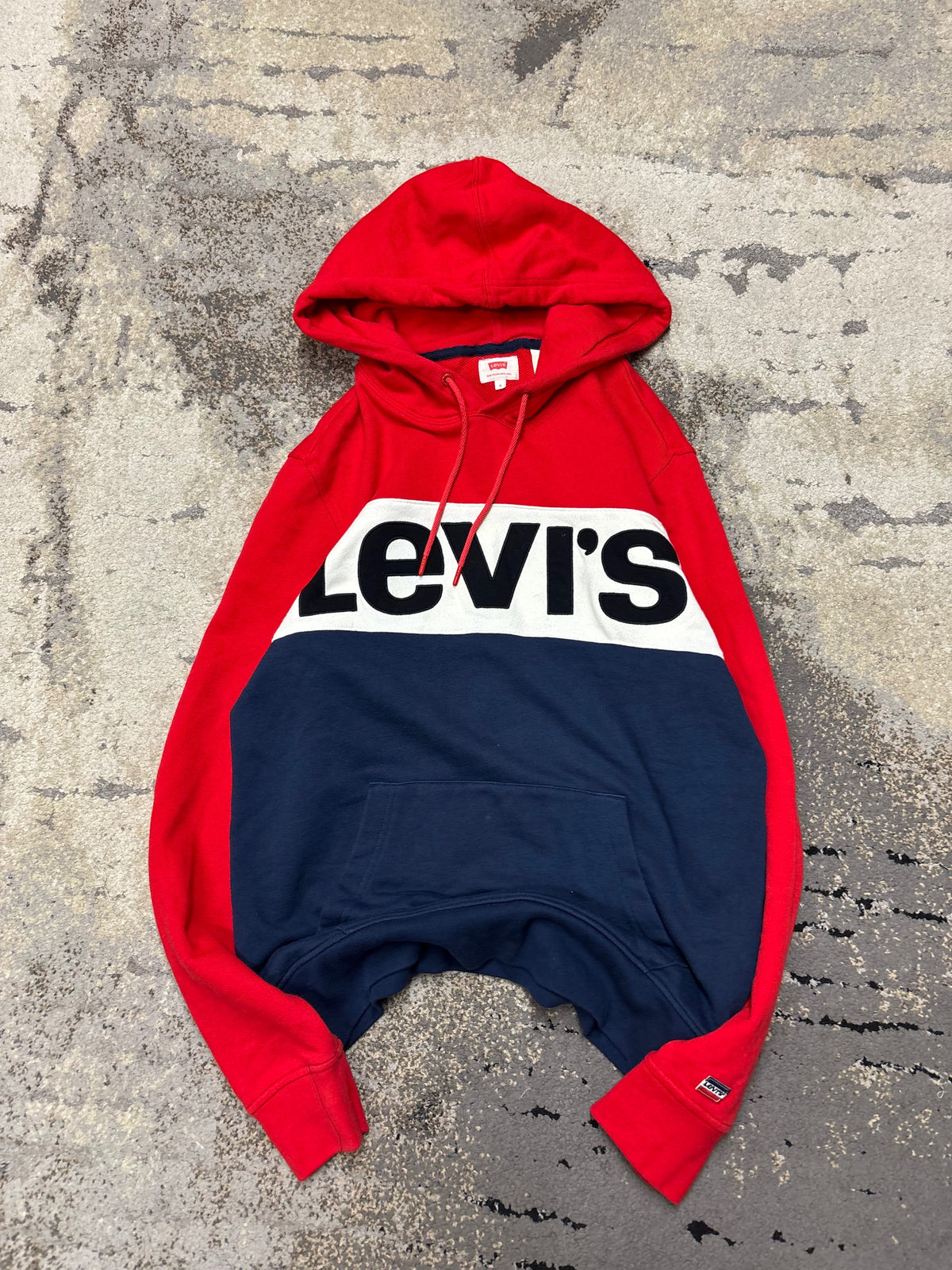 Levi's Bluza LEVI’S hoodie, męskie w bardzo dobrym stanie rozmiar M, widok z przodu