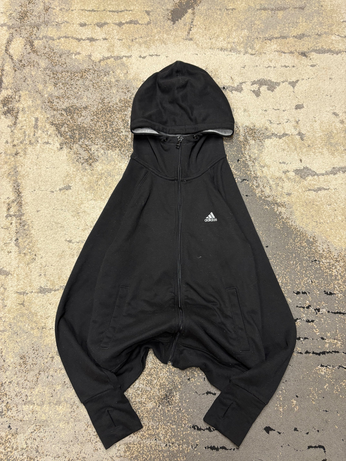 Bluza Adidas zipp, damskie w bardzo dobrym stanie rozmiar S, widok z przodu