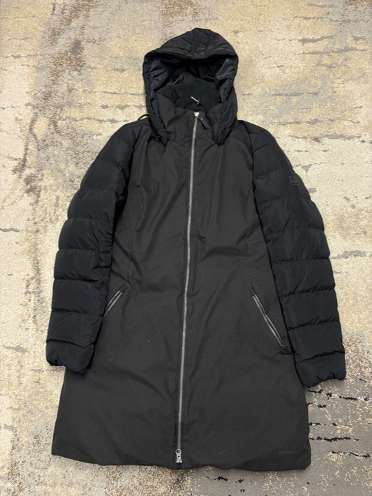 Kurtka Jack Wolfskin ocieplana, damskie w bardzo dobrym stanie rozmiar M, widok z przodu