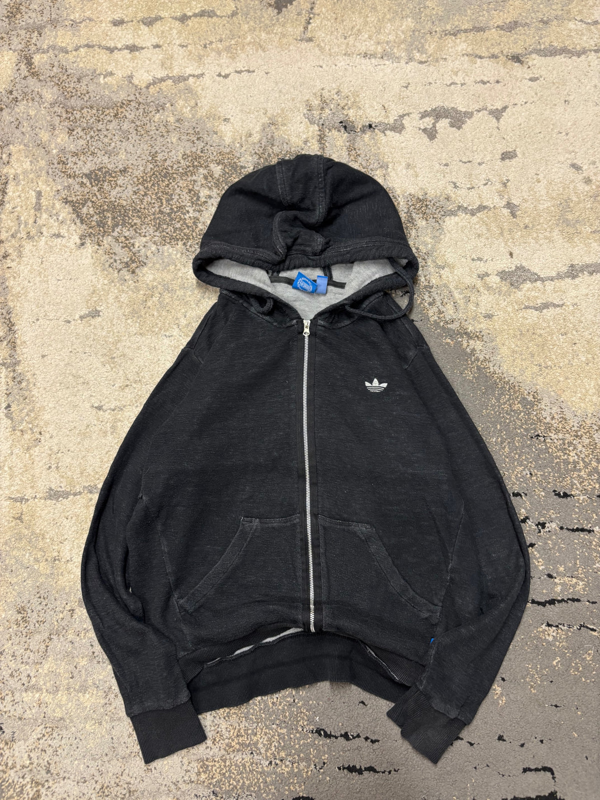 Bluza Adidas zipp, damskie w bardzo dobrym stanie rozmiar S, widok z przodu