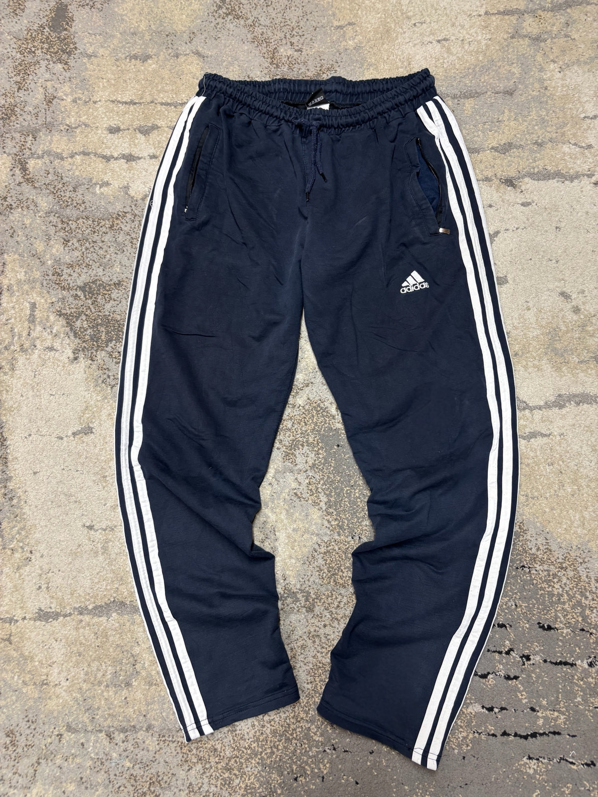 Dresy Adidas vintage retro y2k, męskie w bardzo dobrym stanie rozmiar L, widok z przodu