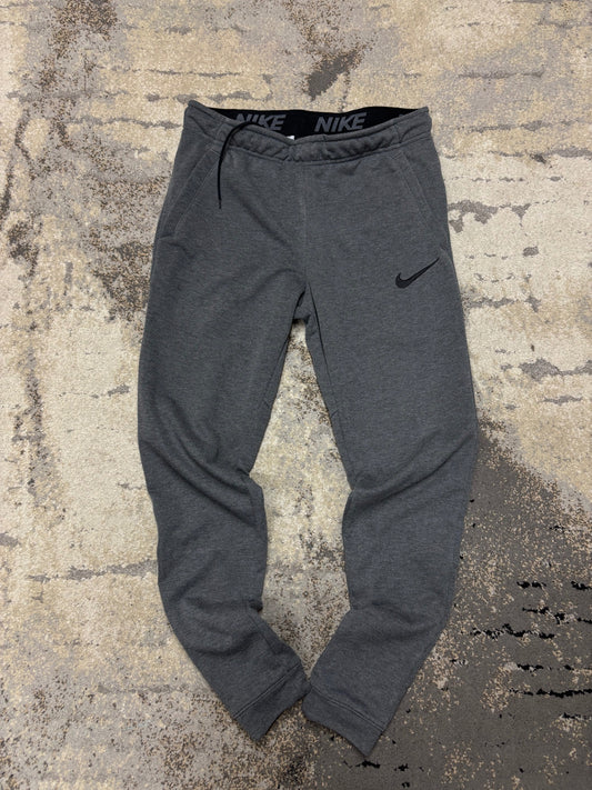 Dresy Nike, męskie w bardzo dobrym stanie rozmiar S, widok z przodu