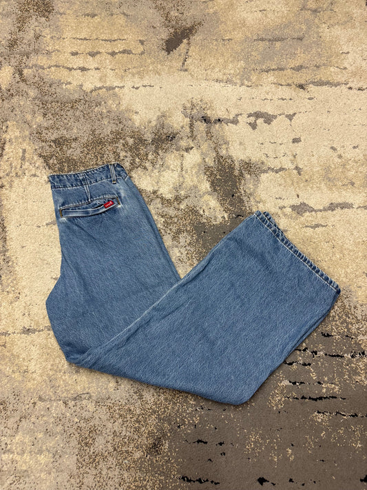Levi's Jeasny LEVI’S, damskie w bardzo dobrym stanie rozmiar S, detal