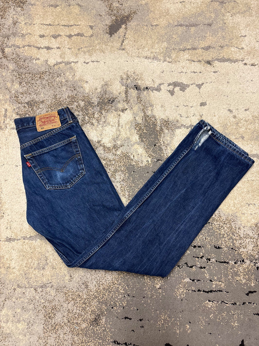 Levi's Jeasny LEVI’S, damskie w dobrym stanie rozmiar M, widok z przodu