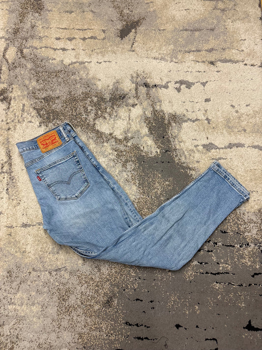 Levi's Jeansy LEVI’S, damskie w bardzo dobrym stanie rozmiar M, detal
