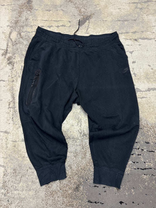 Dresy Nike Tech Fleece, męskie w bardzo dobrym stanie rozmiar XXL, widok z przodu