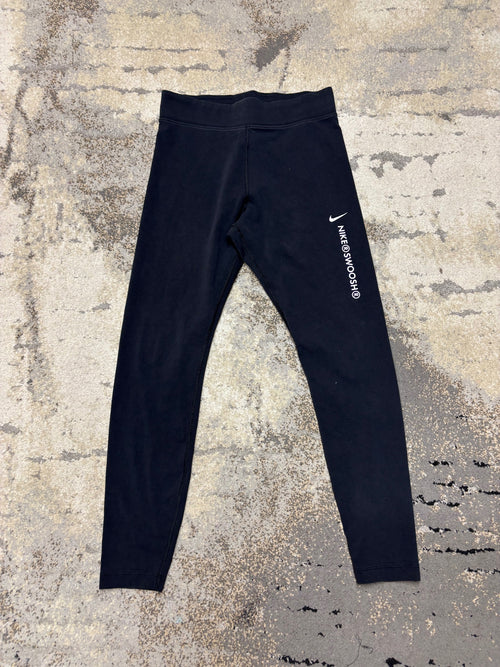 Legginsy Nike, damskie w bardzo dobrym stanie rozmiar M, widok z przodu