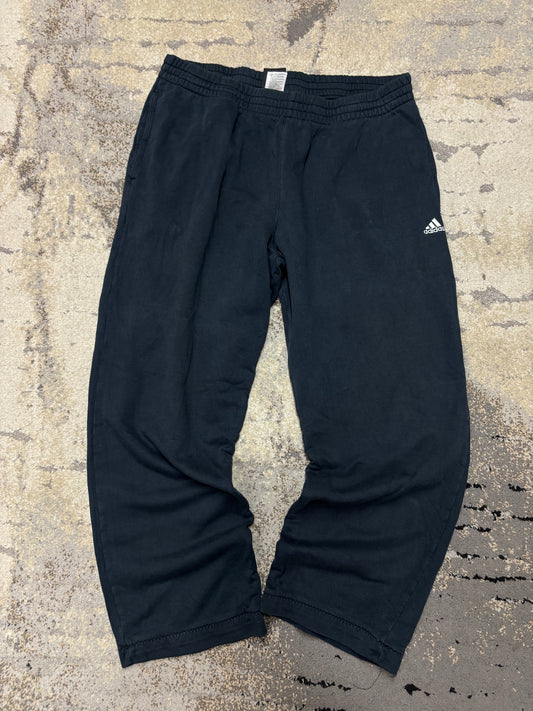 Dresy Adidas vintage retro y2k, męskie w bardzo dobrym stanie rozmiar XL, widok z przodu