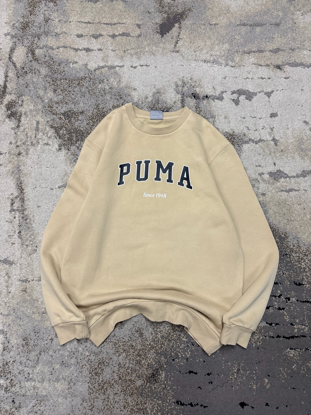 Bluza Puma crewneck, damskie w bardzo dobrym stanie rozmiar S, widok z przodu