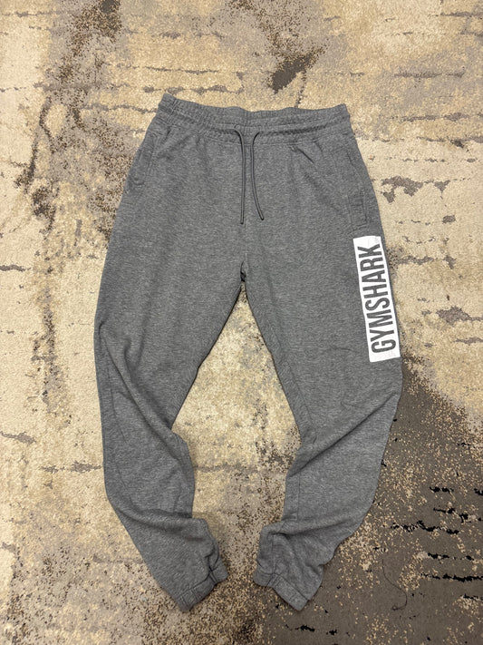 Dresy GymShark, damskie w bardzo dobrym stanie rozmiar M, widok z przodu
