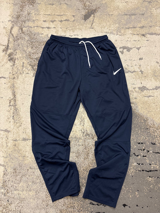 Dresy Nike, męskie w bardzo dobrym stanie rozmiar XL, widok z przodu