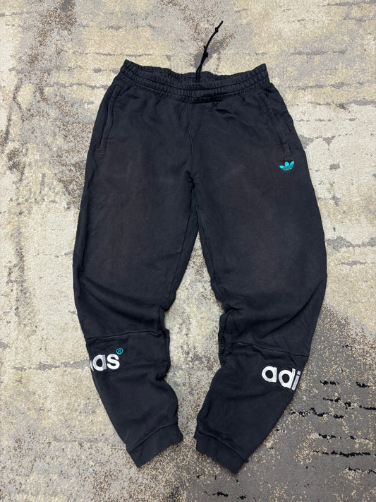 Dresy Adidas, męskie w dobrym stanie rozmiar XL, widok z przodu