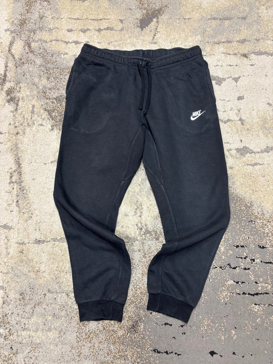 Dresy Nike, męskie w bardzo dobrym stanie rozmiar M, detal